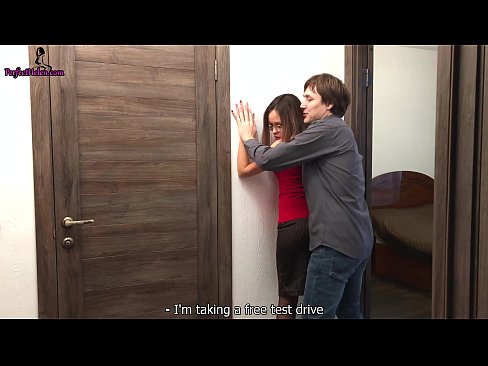 ❤️ Realtor Sexy Anashtua Pussy na Fucks Wakati Anauza Ghorofa Yake - Krempai ❤️  ❌❤